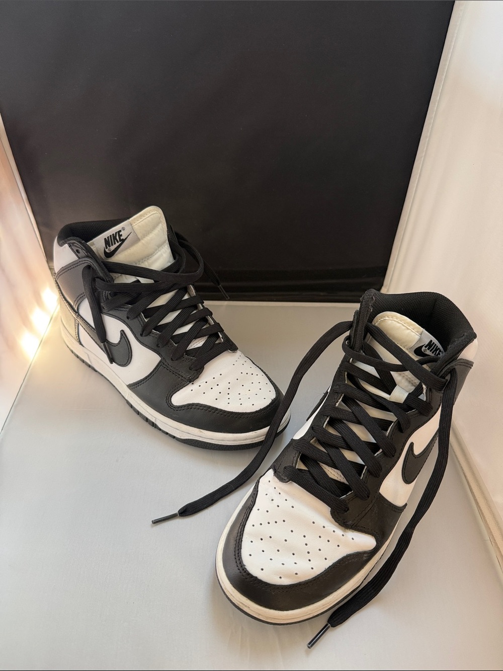 Nike Men's Black and White High-Top Athletic Shoes